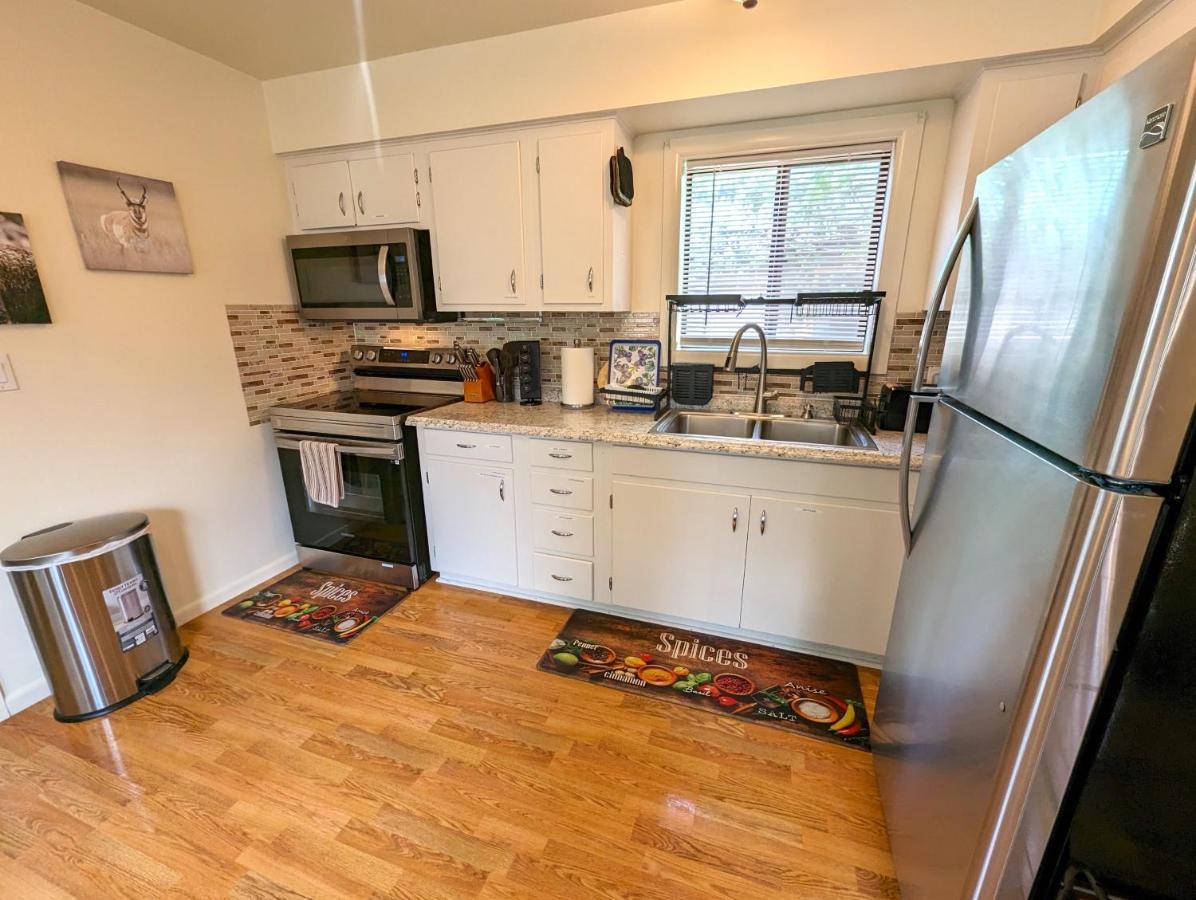 Yellowstone Treasure Guesthouses On The River ガーディナー エクステリア 写真