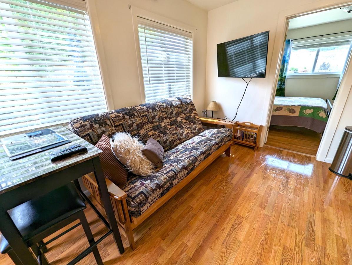 Yellowstone Treasure Guesthouses On The River ガーディナー エクステリア 写真