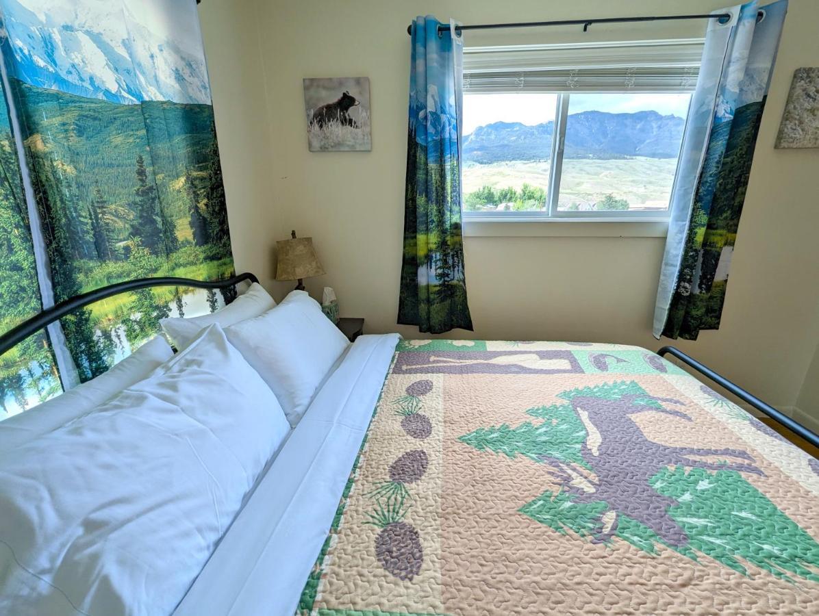 Yellowstone Treasure Guesthouses On The River ガーディナー エクステリア 写真