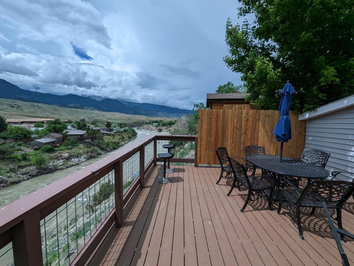 Yellowstone Treasure Guesthouses On The River ガーディナー エクステリア 写真