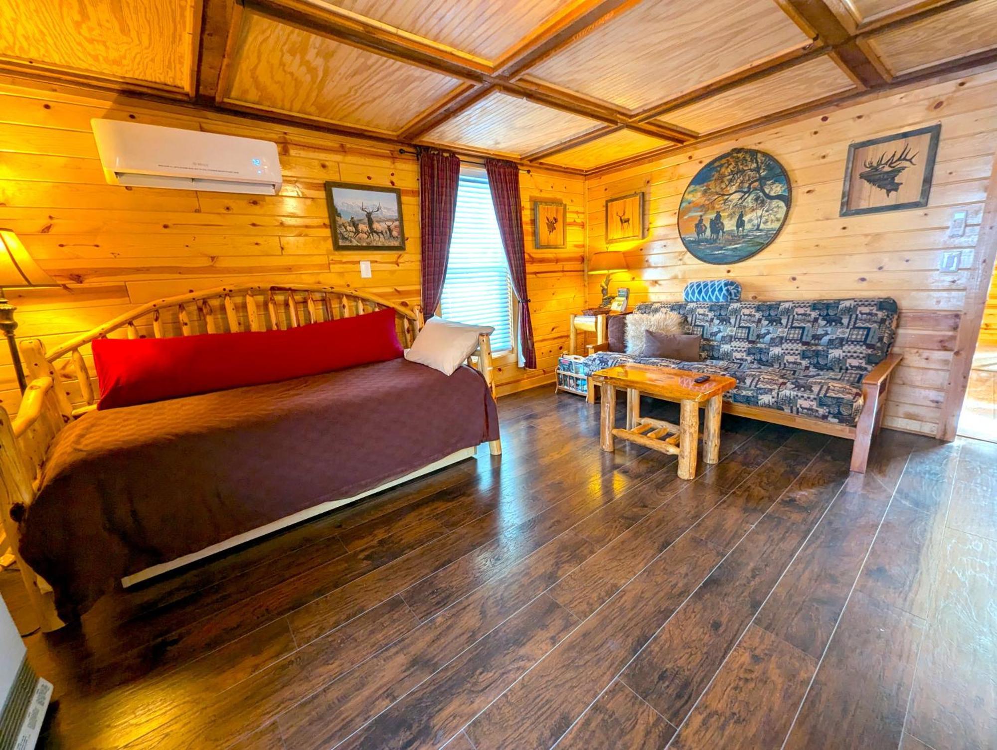 Yellowstone Treasure Guesthouses On The River ガーディナー エクステリア 写真