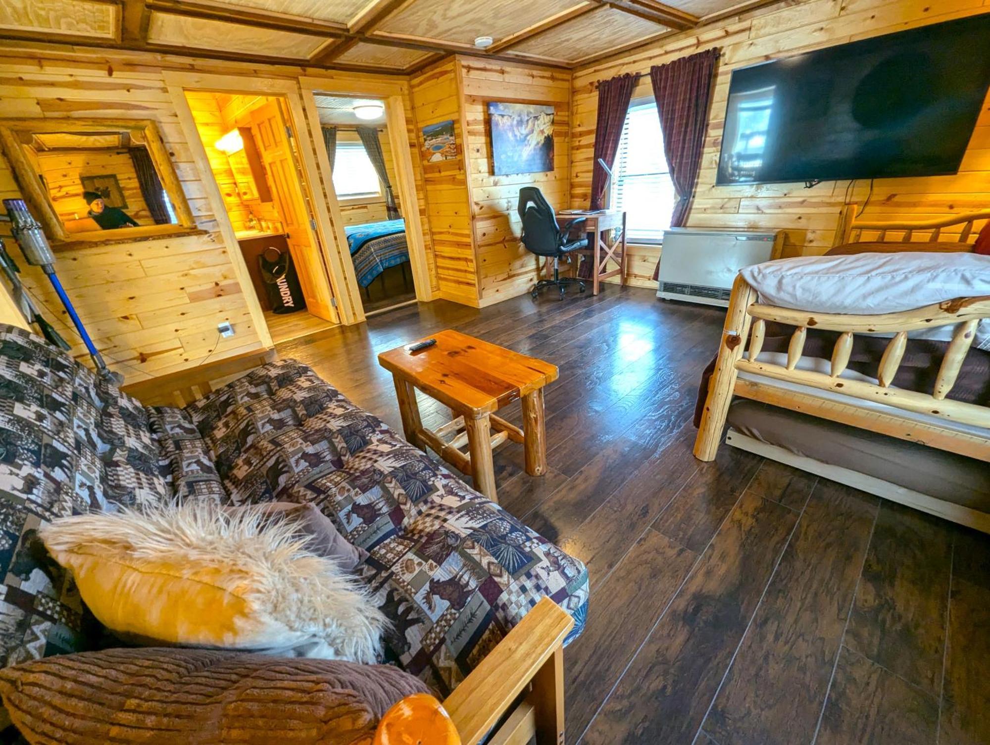 Yellowstone Treasure Guesthouses On The River ガーディナー エクステリア 写真