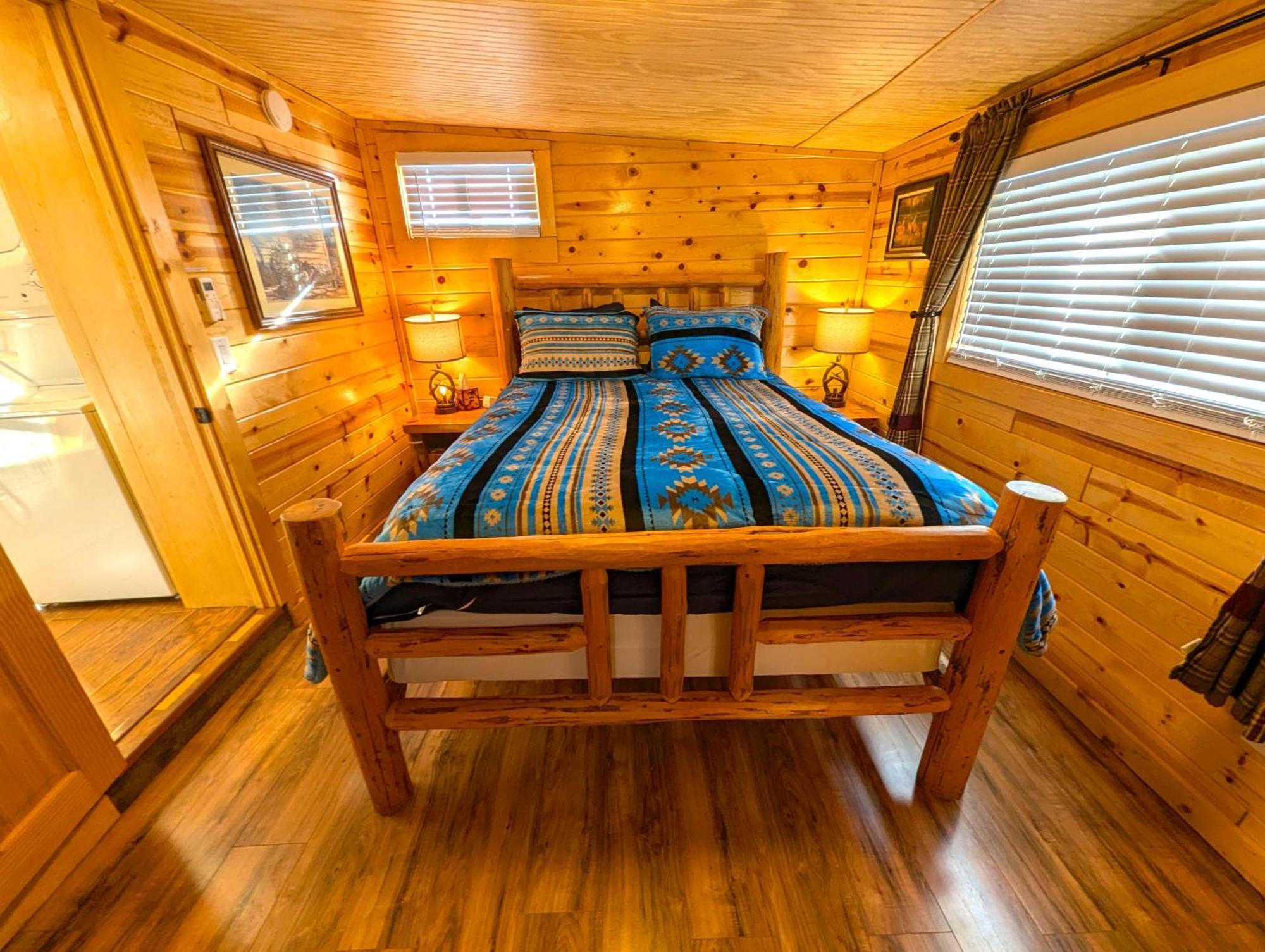 Yellowstone Treasure Guesthouses On The River ガーディナー エクステリア 写真