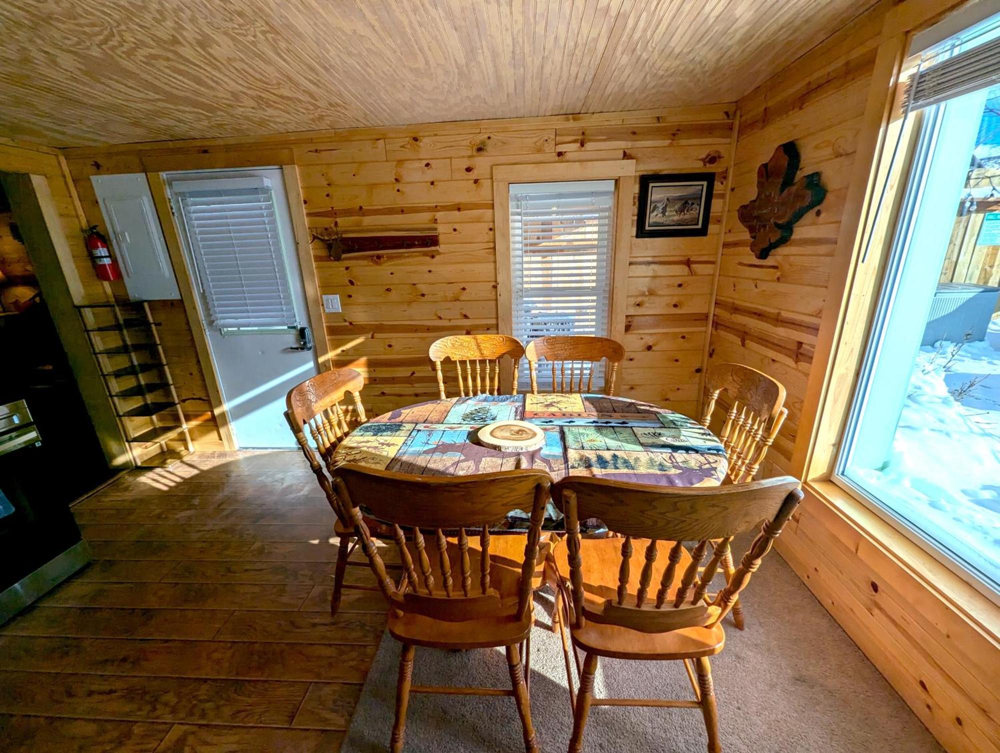 Yellowstone Treasure Guesthouses On The River ガーディナー エクステリア 写真