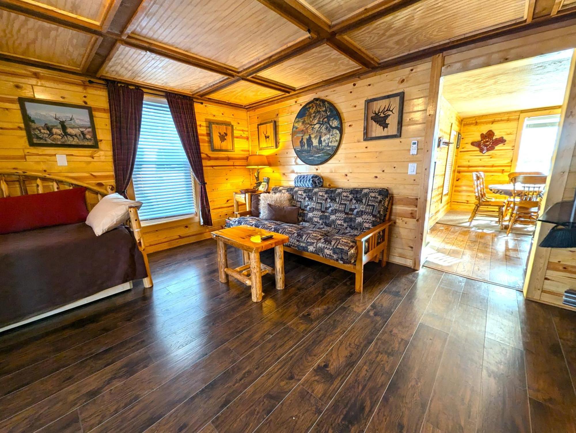 Yellowstone Treasure Guesthouses On The River ガーディナー エクステリア 写真