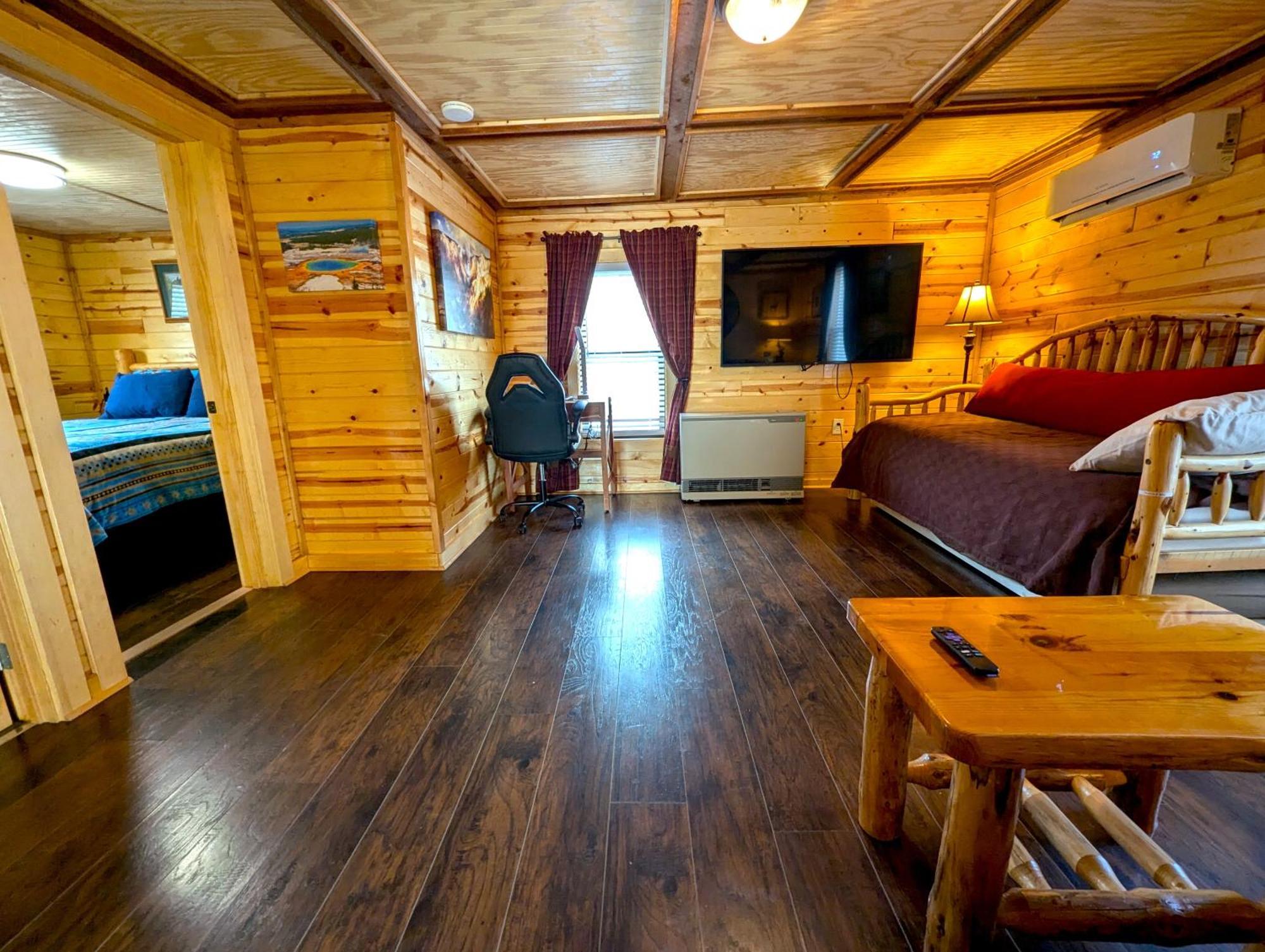 Yellowstone Treasure Guesthouses On The River ガーディナー エクステリア 写真